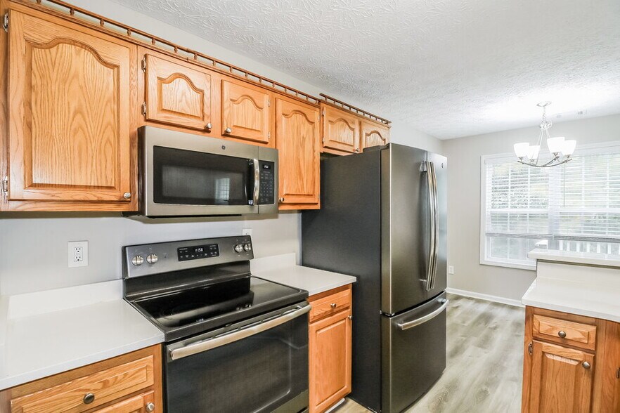 Building Photo - 215 Trelawney Pl