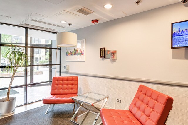 Building Photo - 711 W Gordon Ter