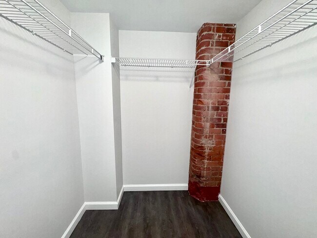 Building Photo - 4 Bishop St