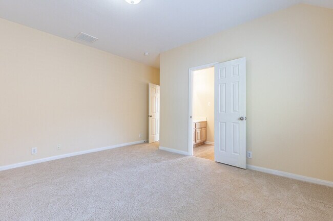 Building Photo - 818 Penstemon Trail