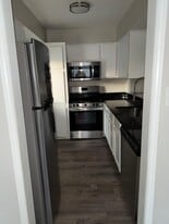 Building Photo - 211 Shrum Ct