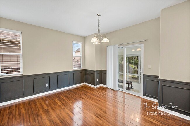 Building Photo - CHARMING, RECENTLY REMODELED 3BD HOME w/ E...