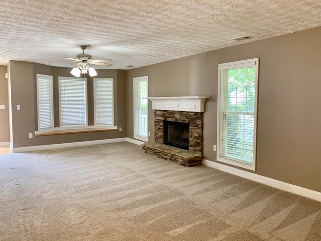 Building Photo - 4442 Keenly Valley Dr NE