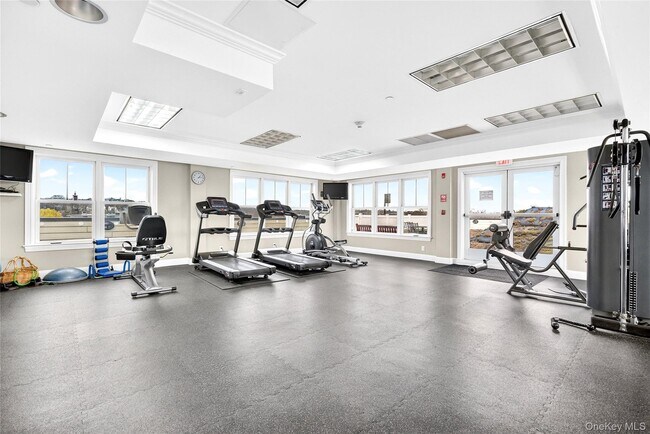 Building Photo - 225 Stanley Ave