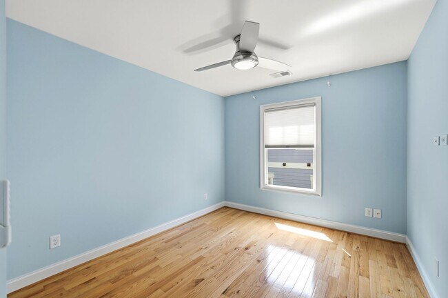 Building Photo - 520 Iverson Way
