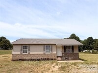 Building Photo - 1860 Sells Rd