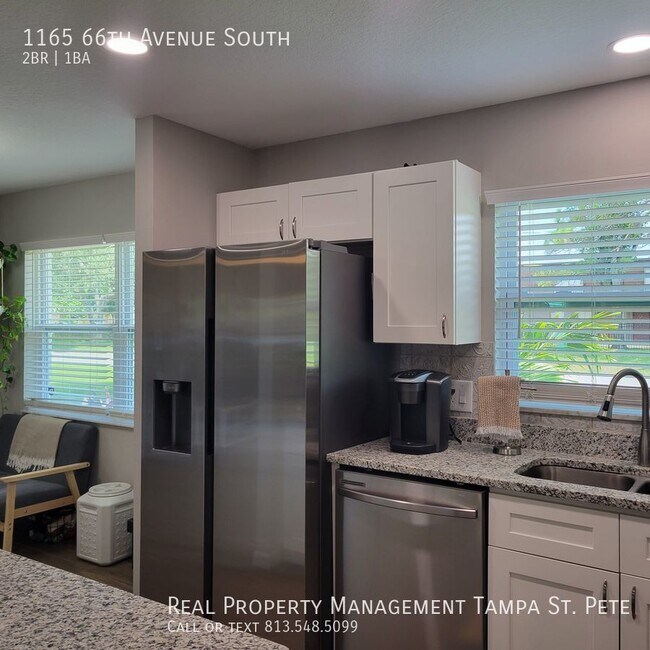 Building Photo - OUTSTANDING ST PETERSBURG POOL HOME AVAILA...