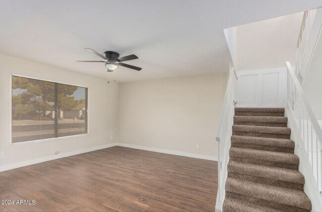 Building Photo - Spacious 4BR Townhome in Phoenix