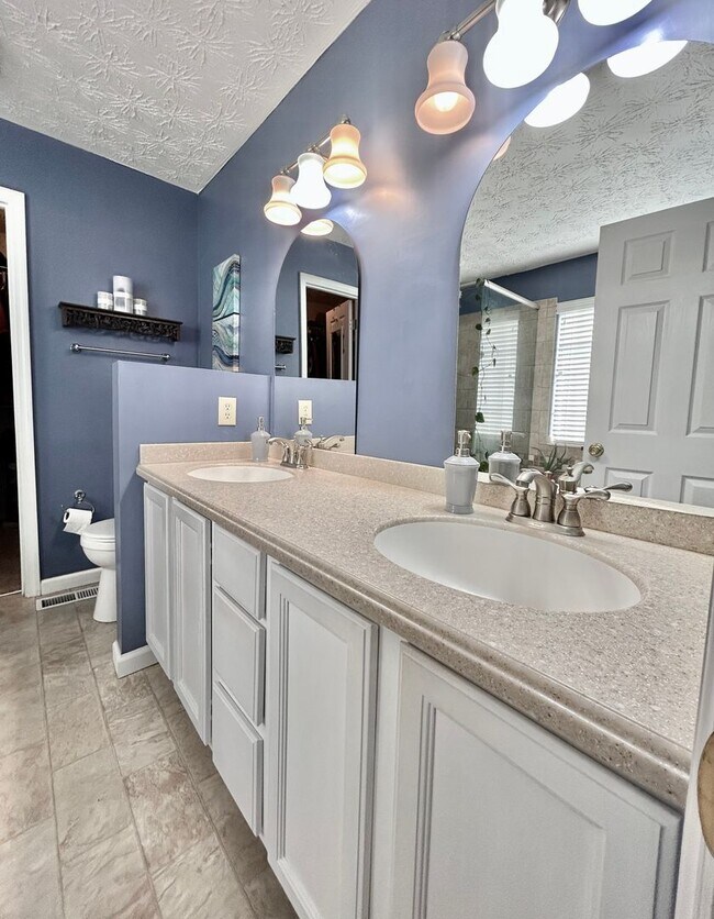 Building Photo - Beautiful 3 bedroom-plus bonus room-2 bath for rent!