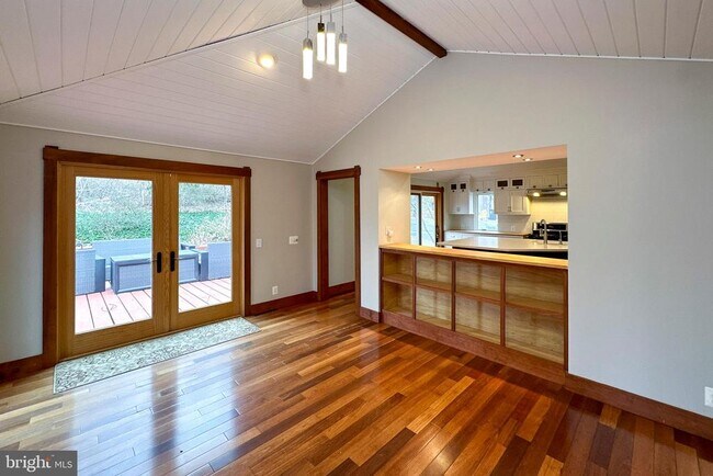Building Photo - 19 Ridgeview Rd