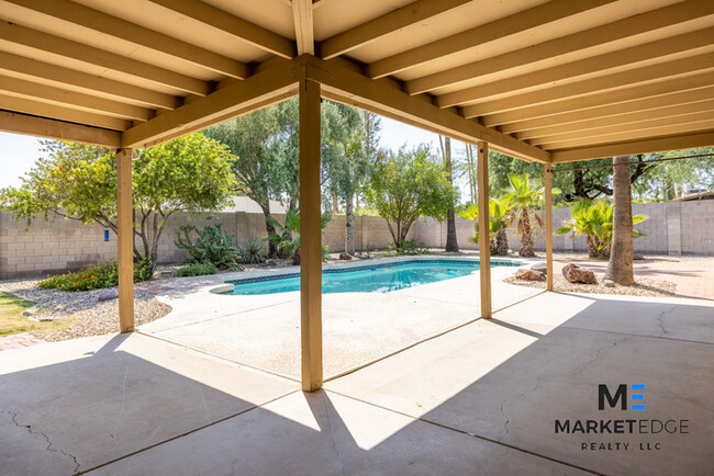 Building Photo - 4Bed/2.5Bath Home at 56th/Cactus! $399 MOV...