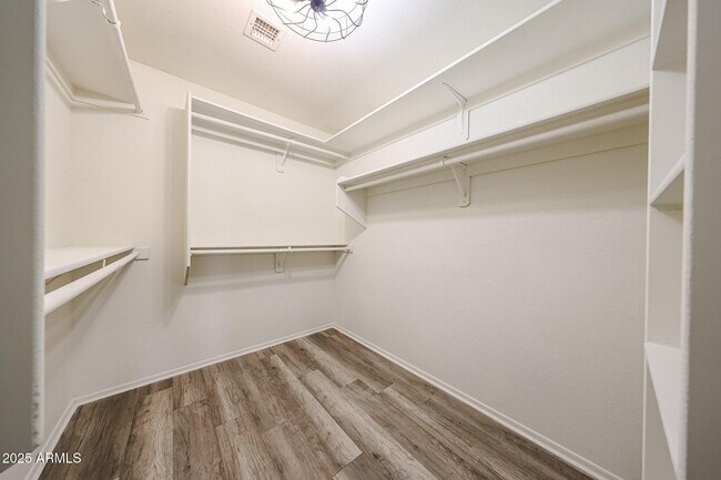 Building Photo - 3840 E Campbell Ave