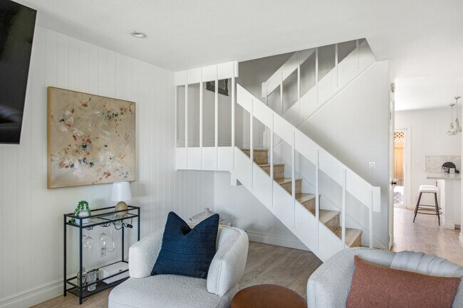 Building Photo - 19 Seabird Ct