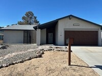 Building Photo - Please Contact Vaughn Realty to set up an appointment 760-446-6561