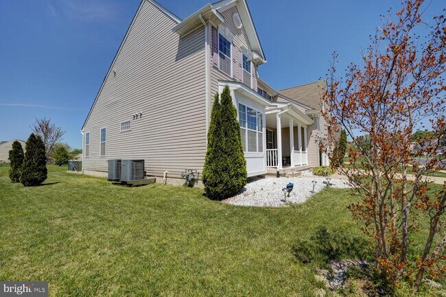 Building Photo - 93 Sabbe St