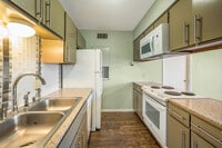 Building Photo - Daughtery Place 1 Bedroom Upstairs Condominium