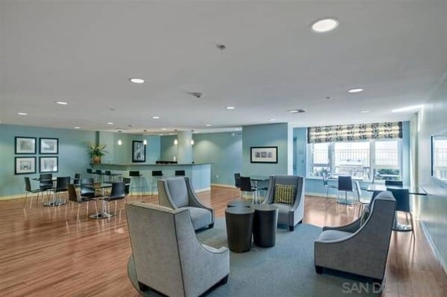 Building Photo - Bankers Hill Upgraded  One bedroom with Ci...