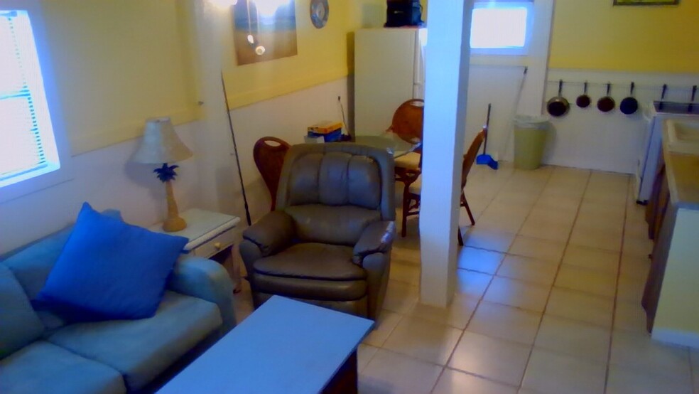 liv/rm - 10 Flagler Dr