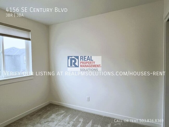 Building Photo - 4156 SE Century Blvd