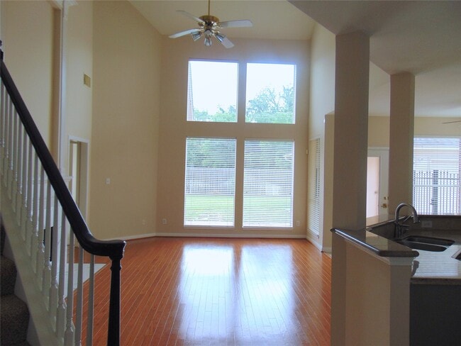 Building Photo - 1739 Lakewinds Dr