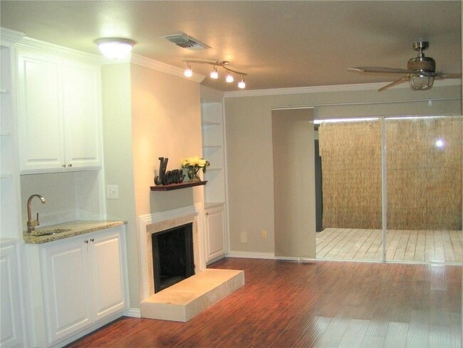 Building Photo - 6627 Valleyside Rd