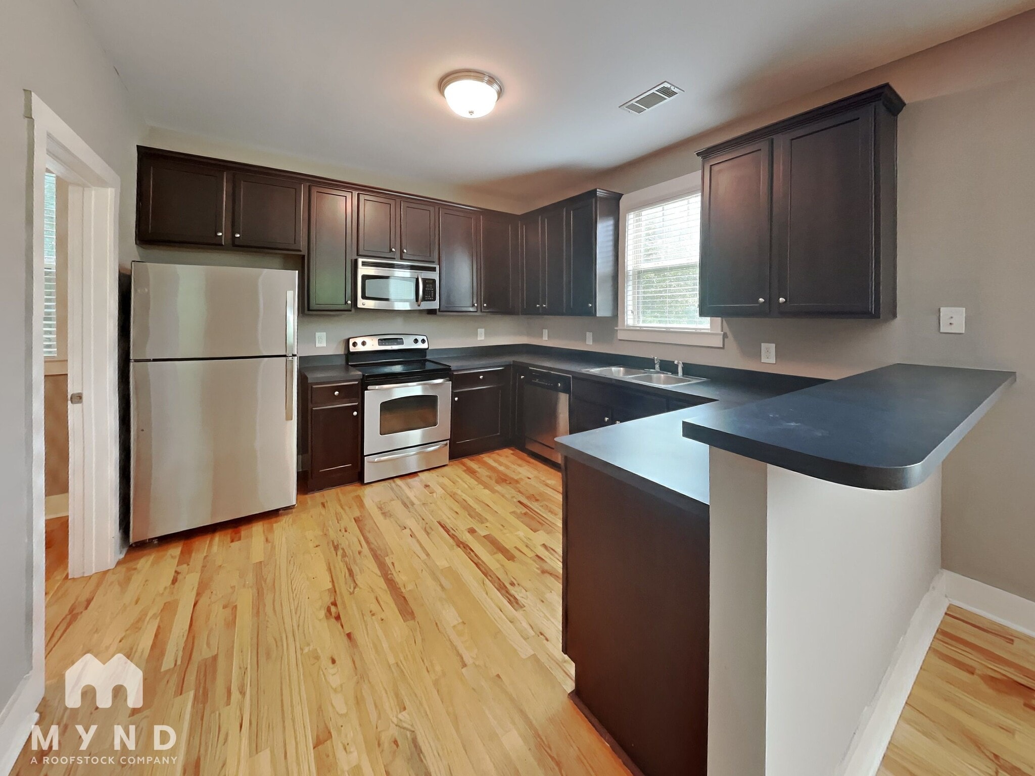 Building Photo - 169 Herring St