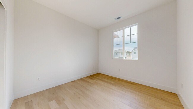 Building Photo - 2782 Sassy St