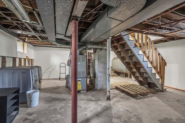 Building Photo - 36 Rowena St