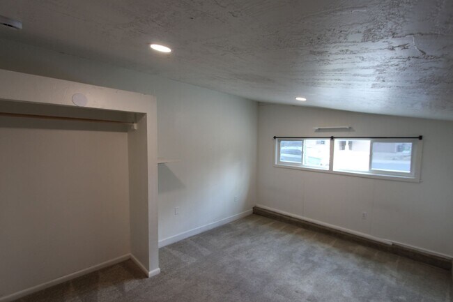 Building Photo - 1612 N San Francisco St