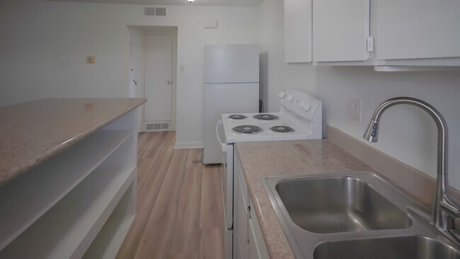 Building Photo - 7 Merrydale Rd