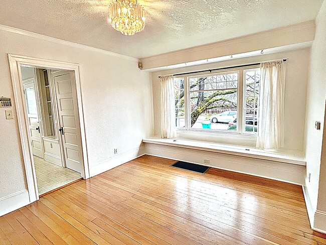 Building Photo - 858 N Stafford St