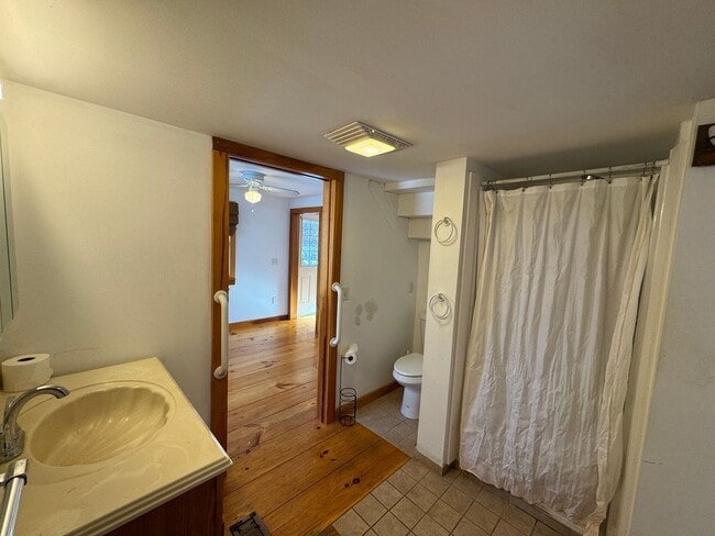 Building Photo - Charming Two-Bedroom Home in a Peaceful Wooded Setting