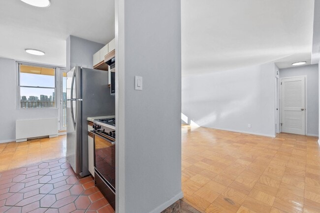 Building Photo - 6040 JFK Blvd E