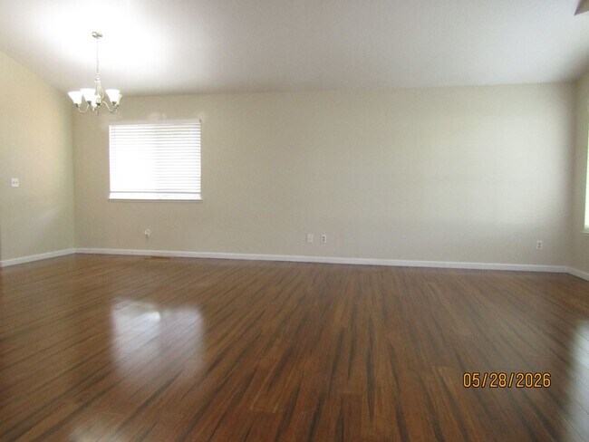 Building Photo - Beautiful single story 3 bedroom house with large back yard. Private cul- de- sac. Bonus office/ ...