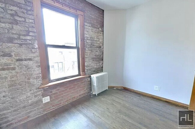 Building Photo - 3 BED WITH PRIVATE ROOF DECK IN PRIME EAST...