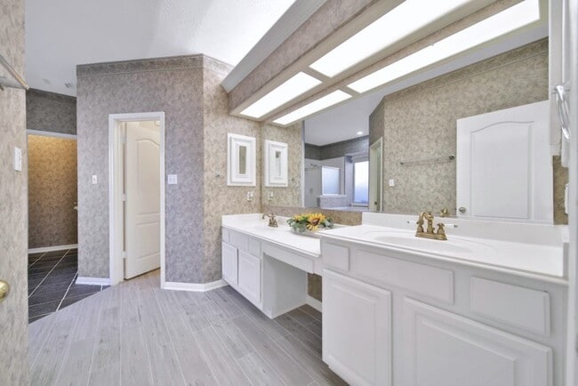 Building Photo - 522 Jay's Ln