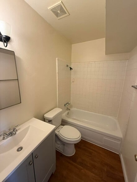 Building Photo - 1518 E Hedrick Dr