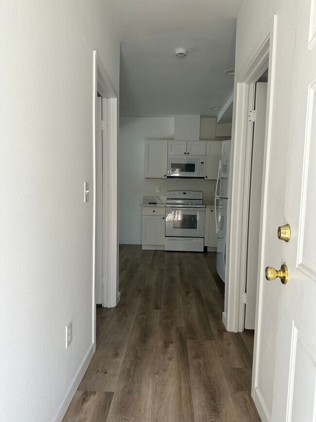 Building Photo - Charming 1 bedroom-ADU -Perfect Starter Home!