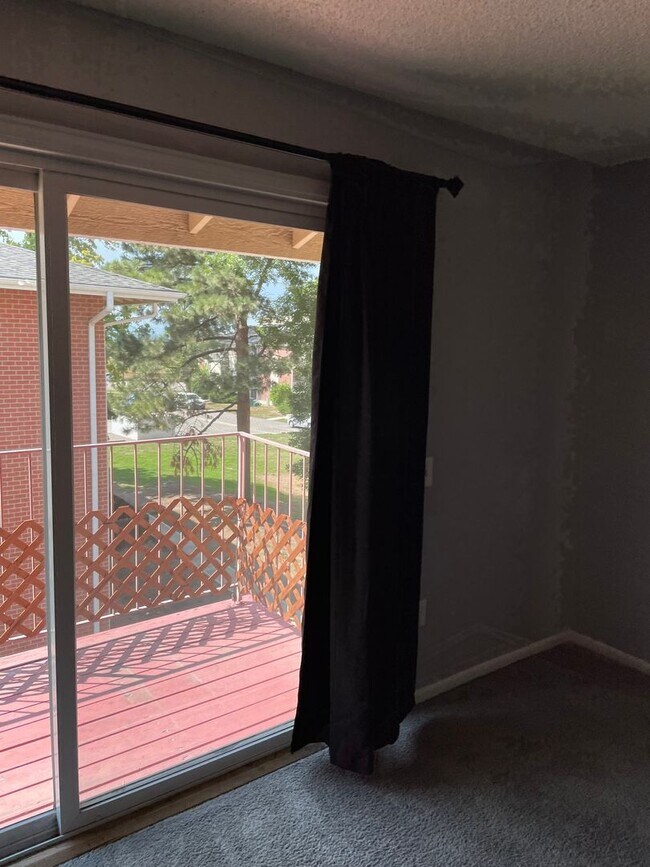 Building Photo - 2B/1B Upper Level Condo in Cottonwood Vill...