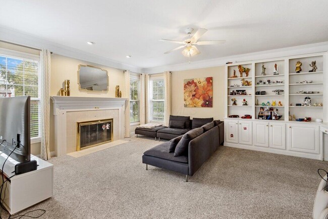 Building Photo - 5173 Claridge Dr