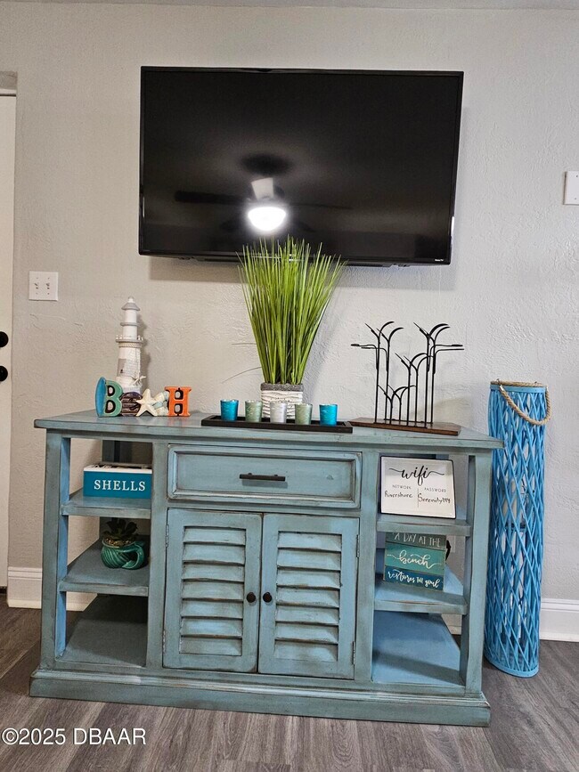 Building Photo - 62 Rivershore Dr