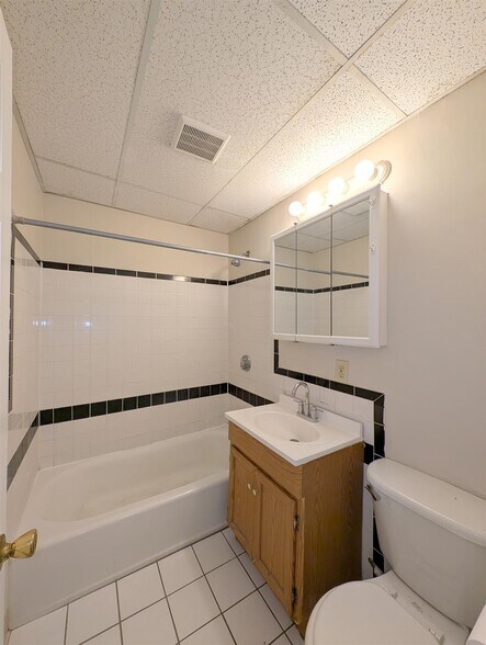 Building Photo - 288 Prospect St