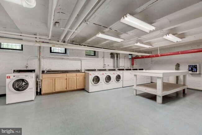Building Photo - 2227 20th St NW