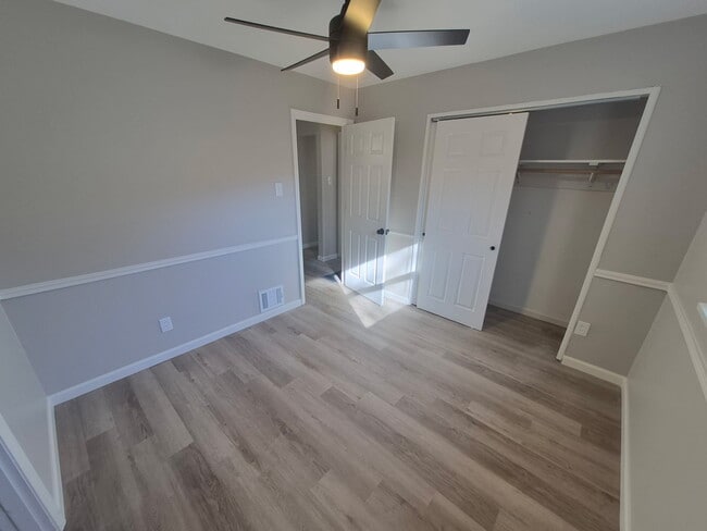 Building Photo - 3515 Dixie Dr