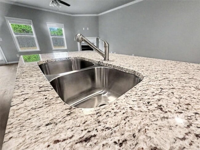 Building Photo - 5124 Fox Den Rd