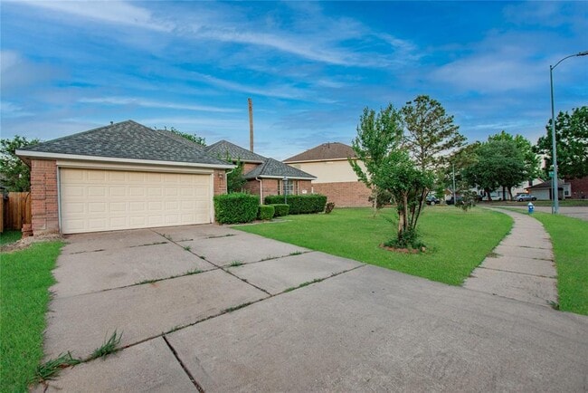 Building Photo - 7731 Las Flores Dr