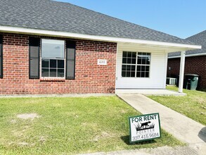 Building Photo - 4953 E Vintage Ln