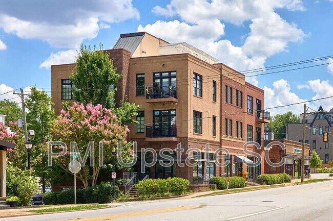 Building Photo - 301 Augusta St