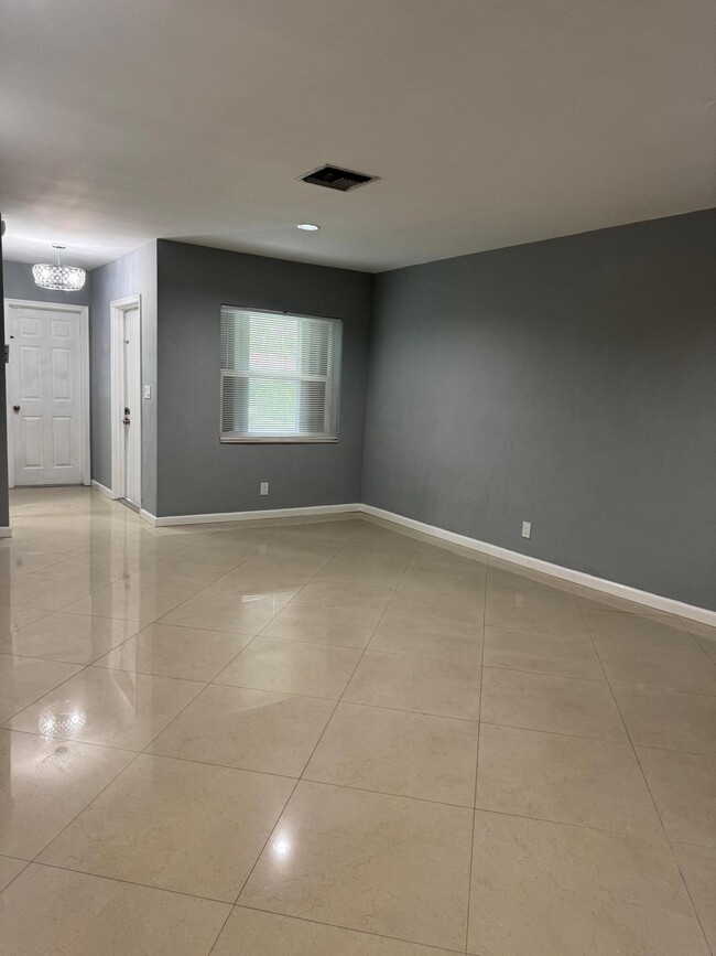 Building Photo - 11050 NW 36th St