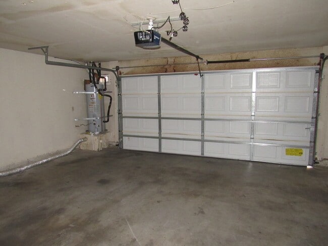 Building Photo - 43941 18th Street E